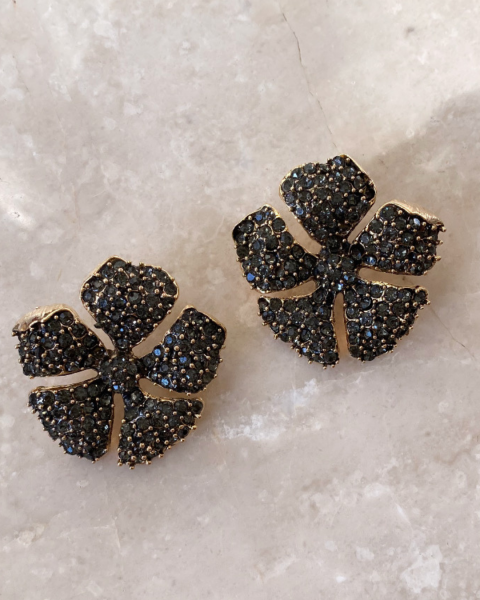 Marka Taşlı Çiçek Küpe