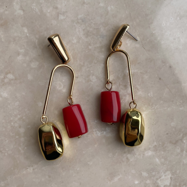 Marka Model Bordo Detaylı Küpe