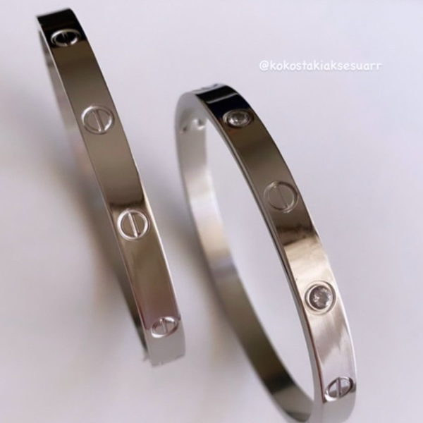 Çelik Gümüş Renk Marka Model Bileklik- Orta Boy