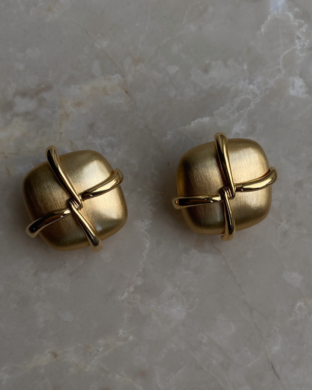 Özel Seri Parlak Kare Gold Küpe-3cm