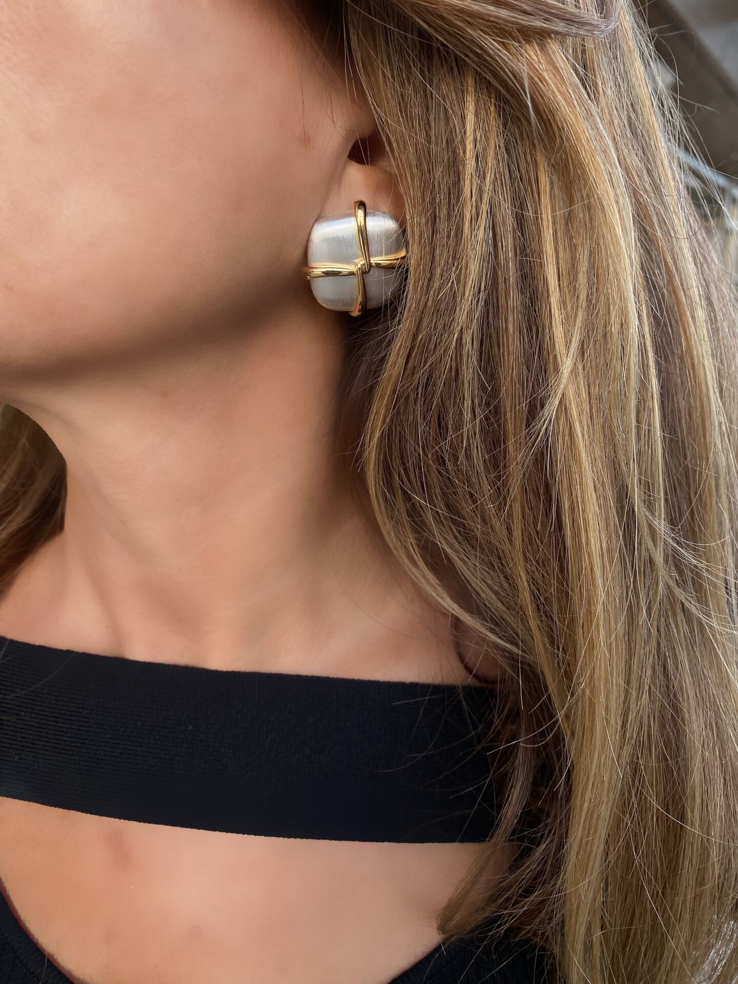 Özel Seri Parlak Ekru Gold Detaylı Küpe-3cm