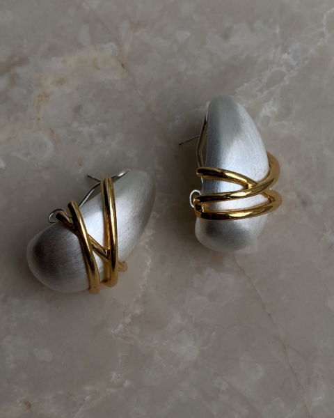 Özel Seri Parlak Ekru Gold Detaylı Damla Küpe-3cm