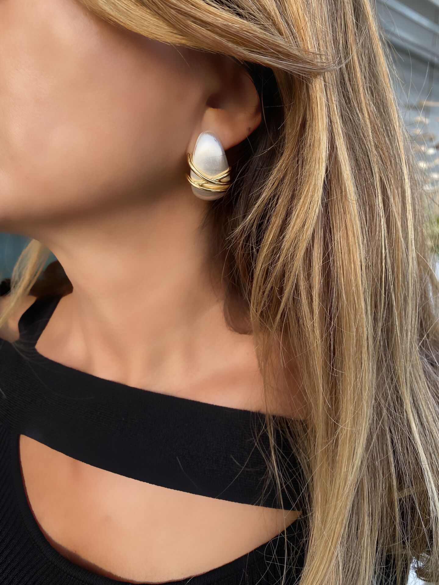 Özel Seri Parlak Ekru Gold Detaylı Damla Küpe-3cm