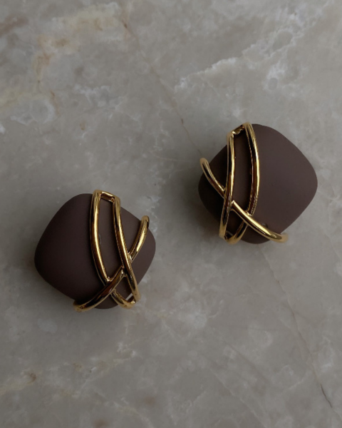 Özel Seri Kahve Gold Detaylı Kare Küpe-2cm