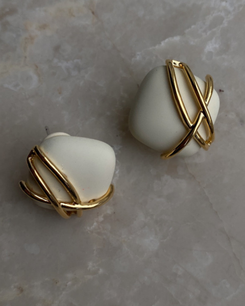 Özel Seri Ekru Gold Detaylı Damla Küpe-2cm