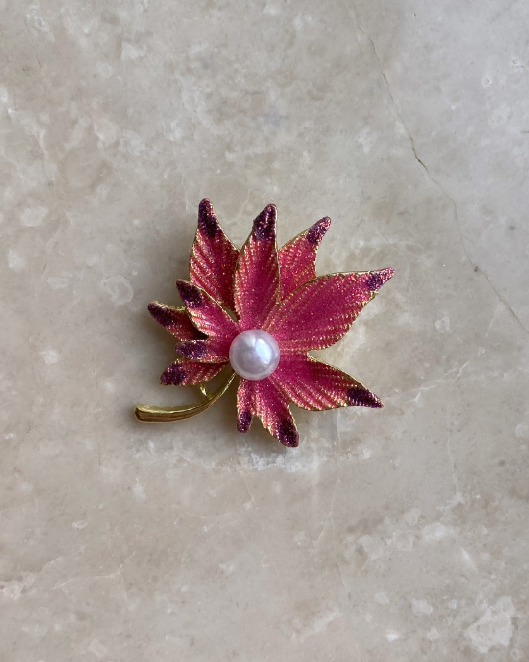 İncili Yaprak Broş