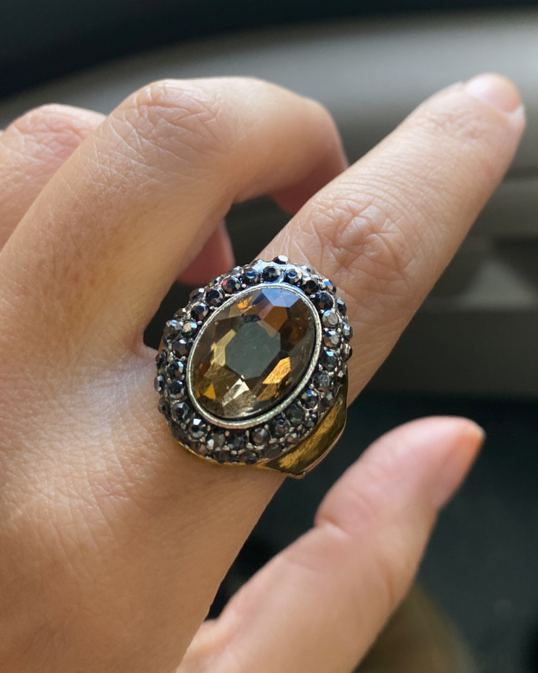 Marka Model Ayarlanabilir Taşlı Oval Yüzük