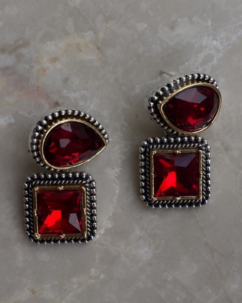 Marka Model Kırmızı Taşlı Küpe