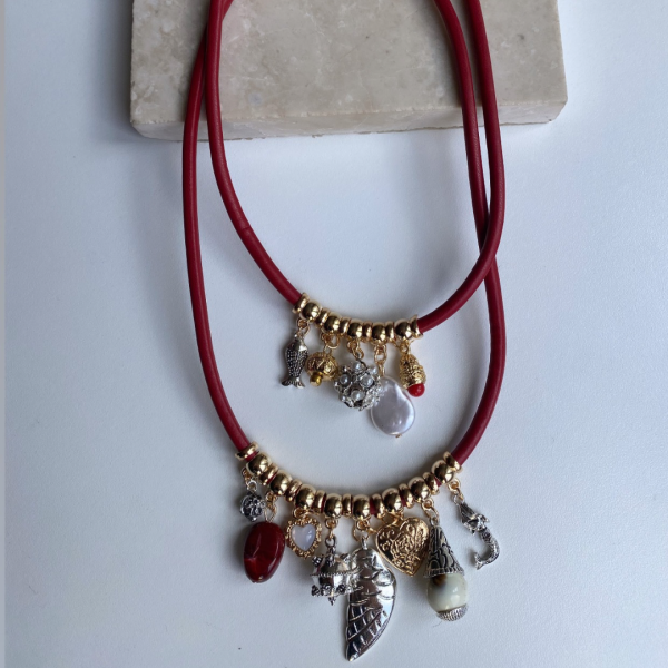 Marka Bordo Charmlı Kolye