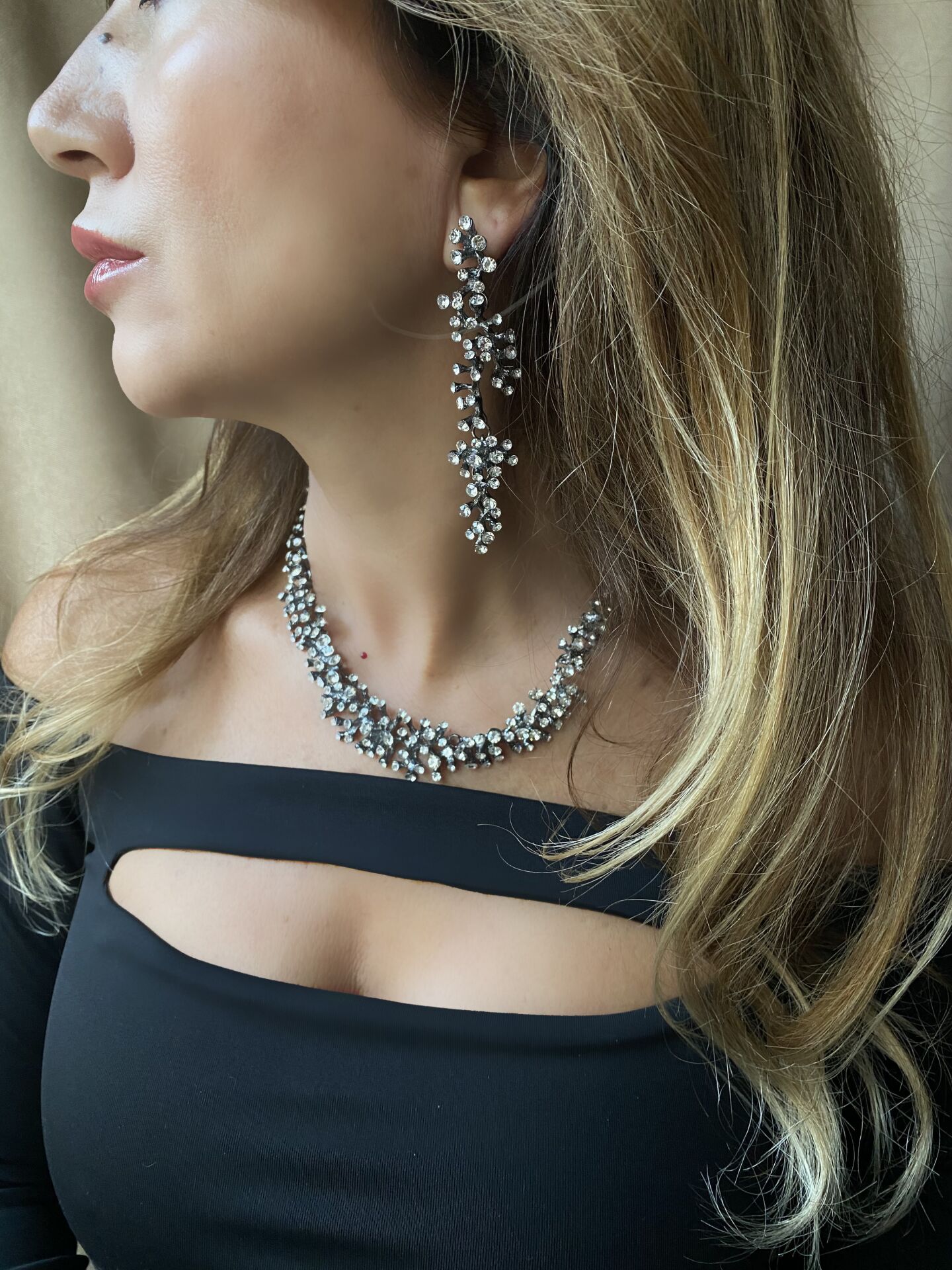 Marka Model Taşlı Kolye