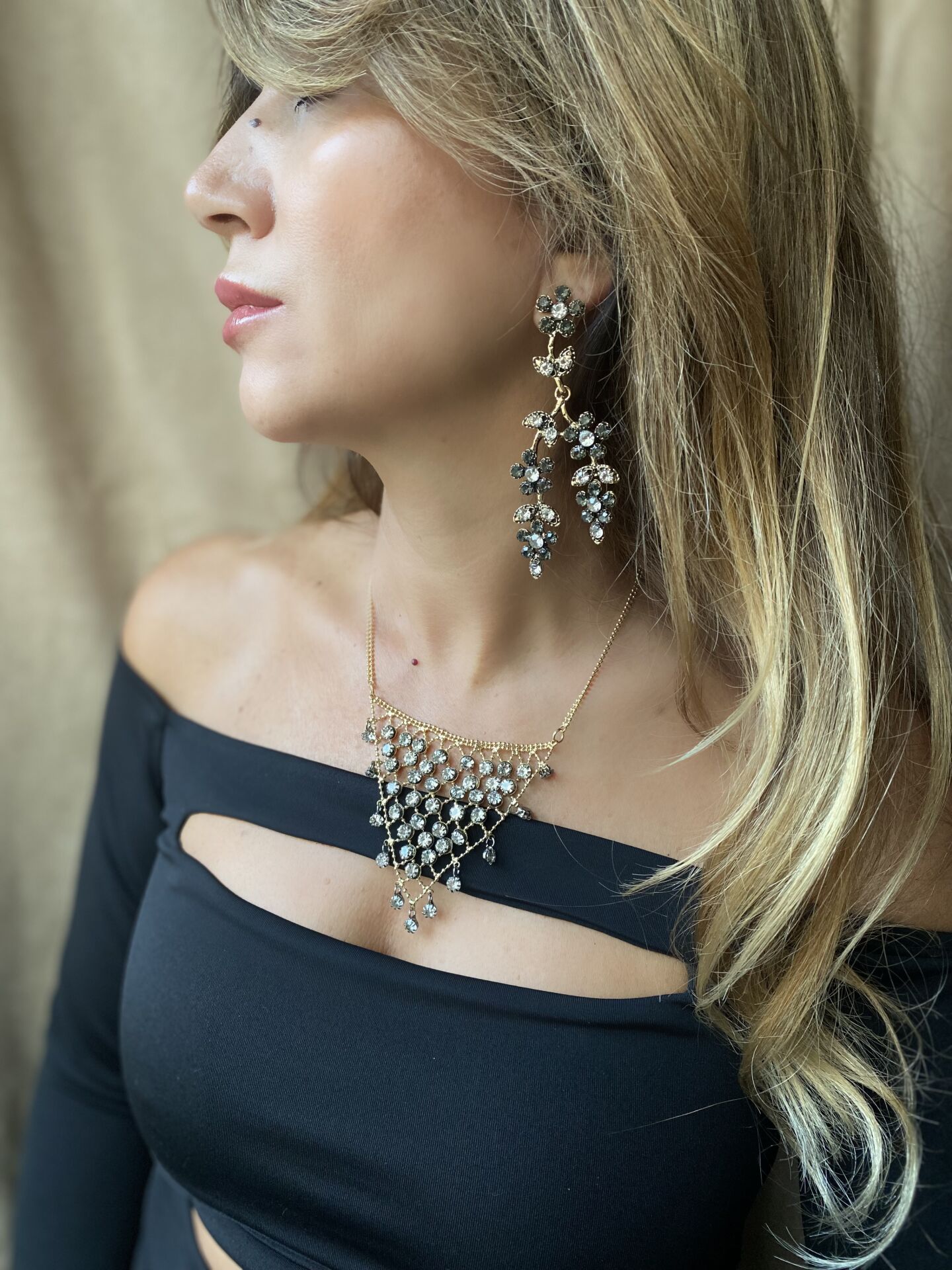 Marka Model Taşlı Kolye