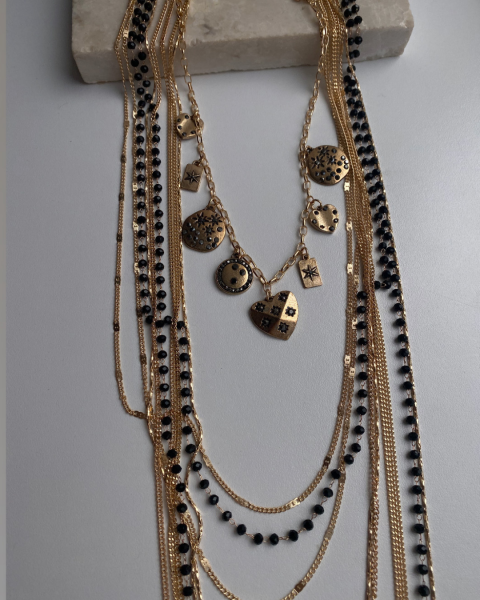 Marka Model Kalpli Boncuk Detaylı Kolye