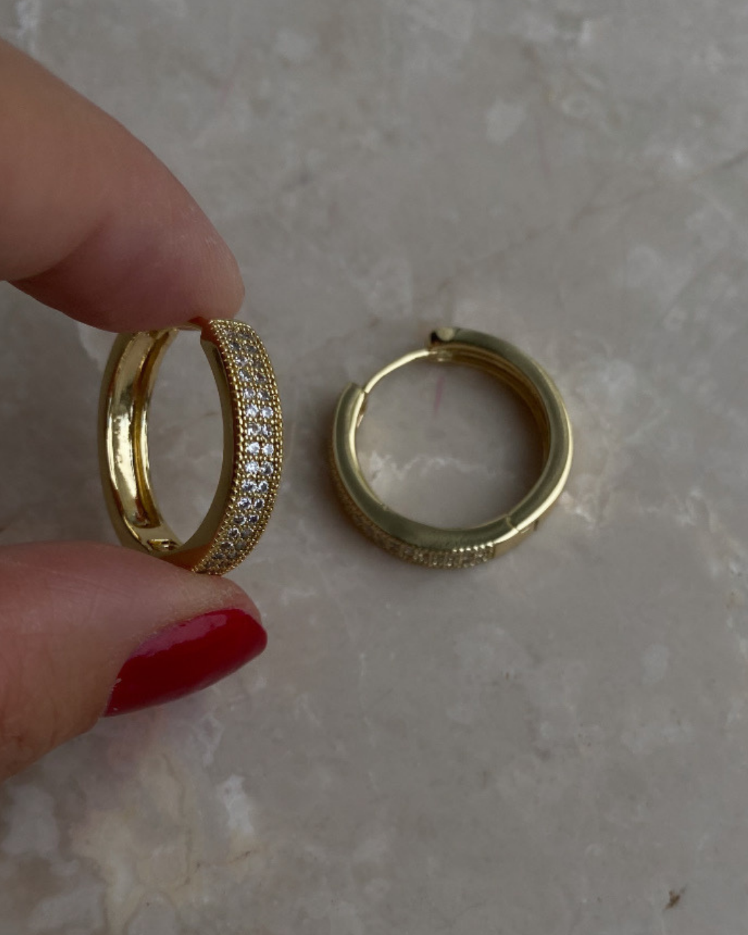 Özel Seri Ortası Taşlı Halka Küpe