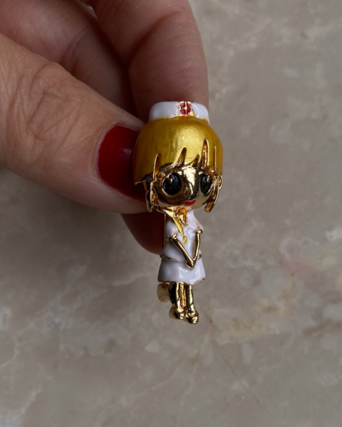 Sarı Saçlı Hemşire Broş