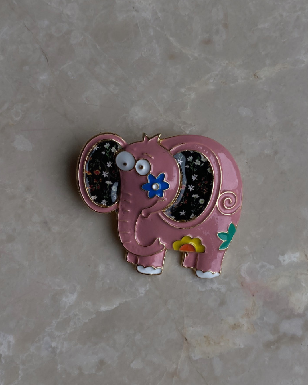 Mineli Pembe Fil Broş