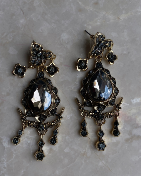 Marka Model Taşlı Küpe