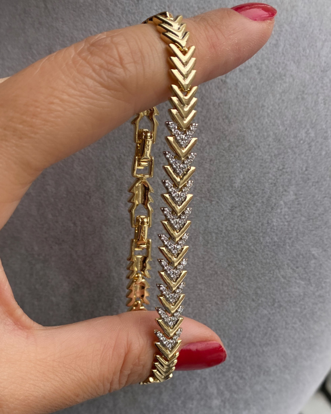 Özel Seri Balık Sırtı Taşlı Bileklik