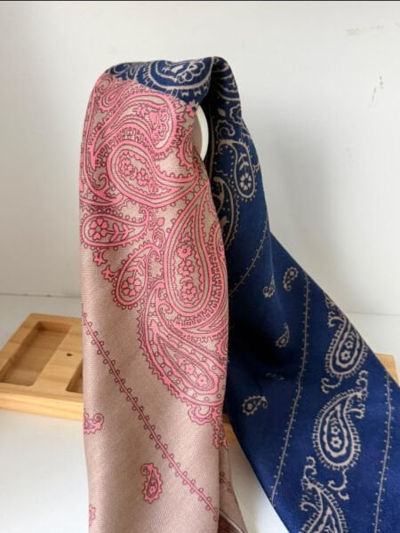 Laci Pembe Etnik Desenli Şal 70*70