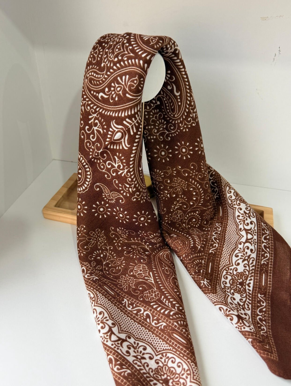 Kahve Etnik Desenli Şal 70*70