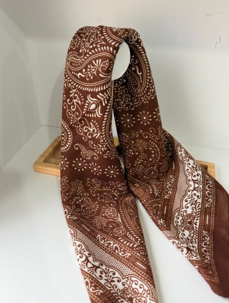 Kahve Etnik Desenli Şal 70*70