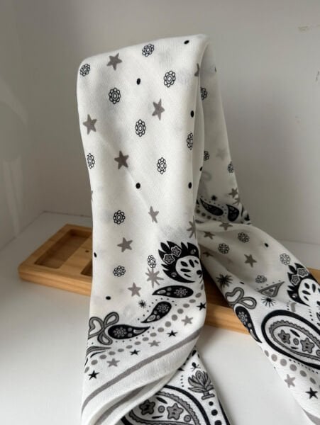 Siyah Beyaz Etnik Şal 70*70