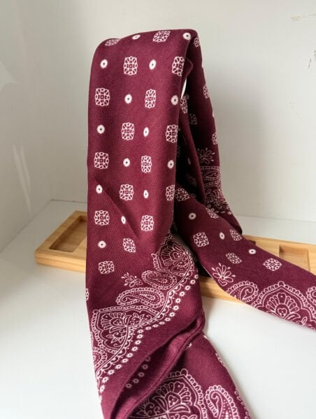 Bordo Etnik Desenli Şal 70*70