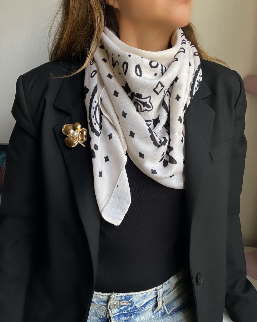 Beyaz Etnik Desenli Şal 90*90