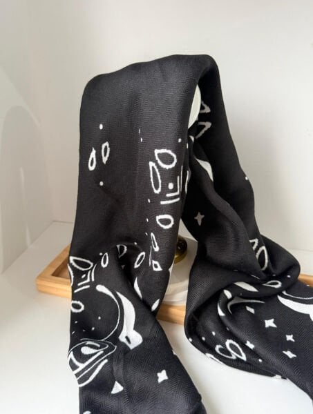 Siyah Etnik Desenli Şal 90*90