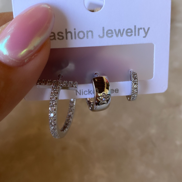 Altın Kaplama Taşlı T Set Küpe