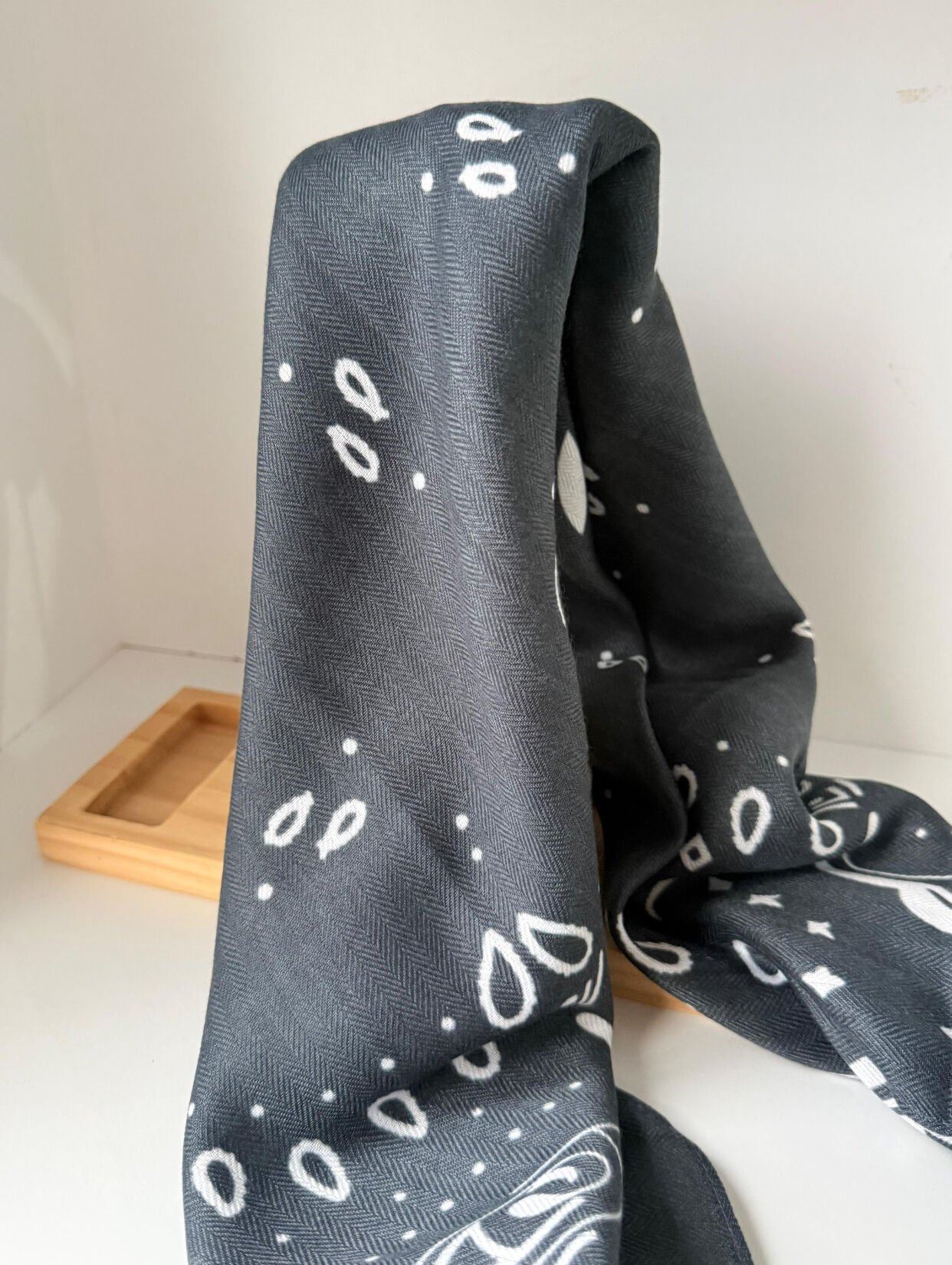 Füme Etnik Desen Şal 90*90