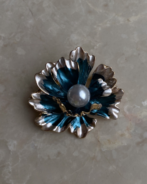 İnci Detaylı Lotus Çiçeği Broş