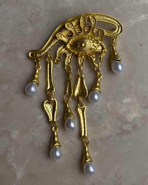 Tasarım İncili Sallantılı Göz Broş