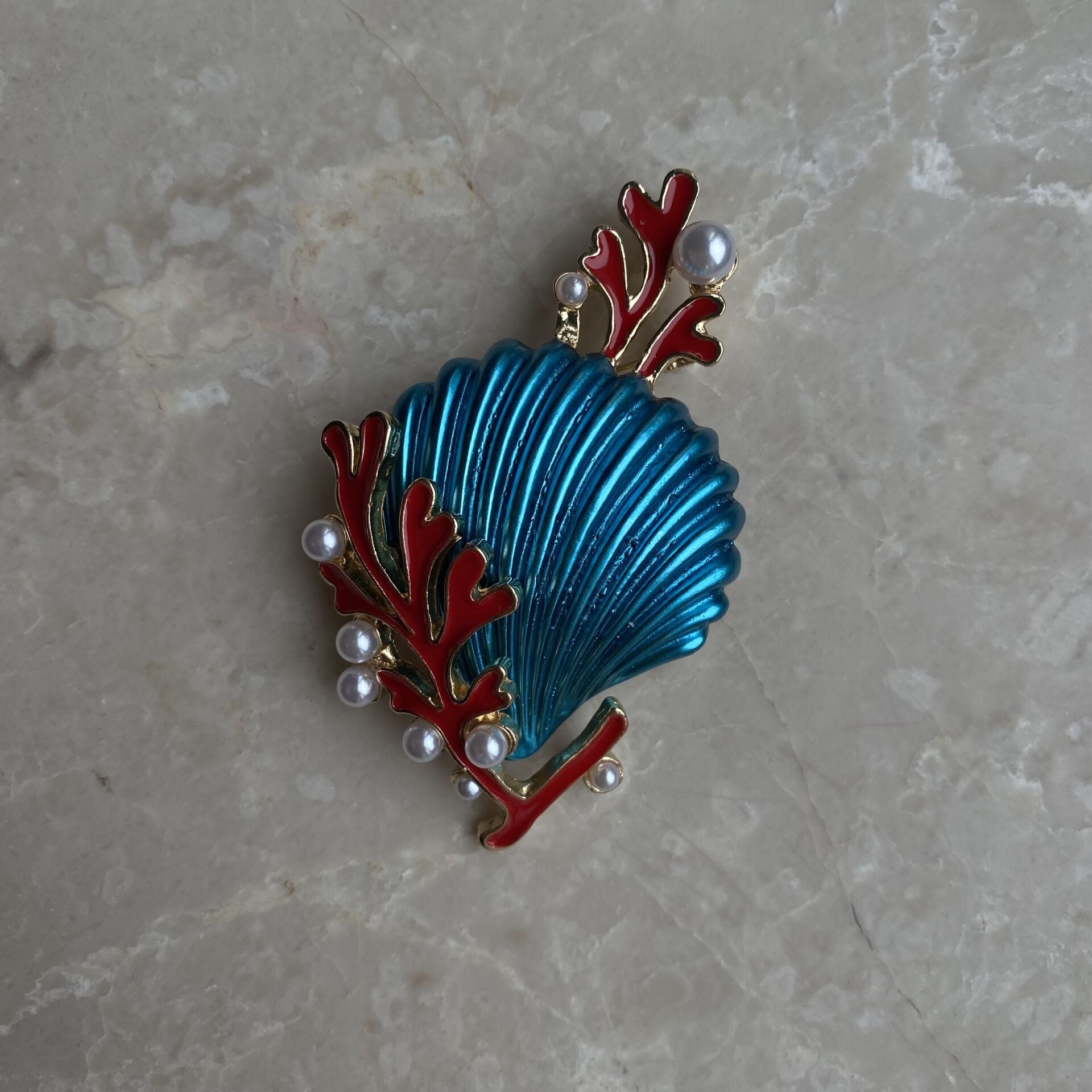 Mercan İnci Detaylı Midye Broş