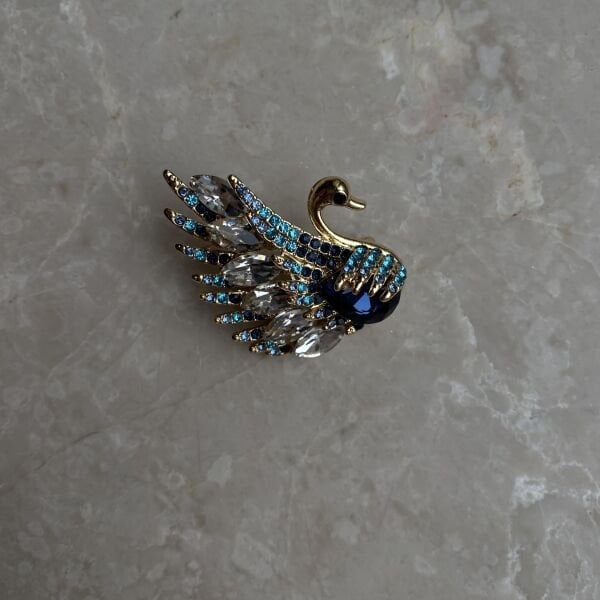 Mavi Taşlı Kuğu Broş