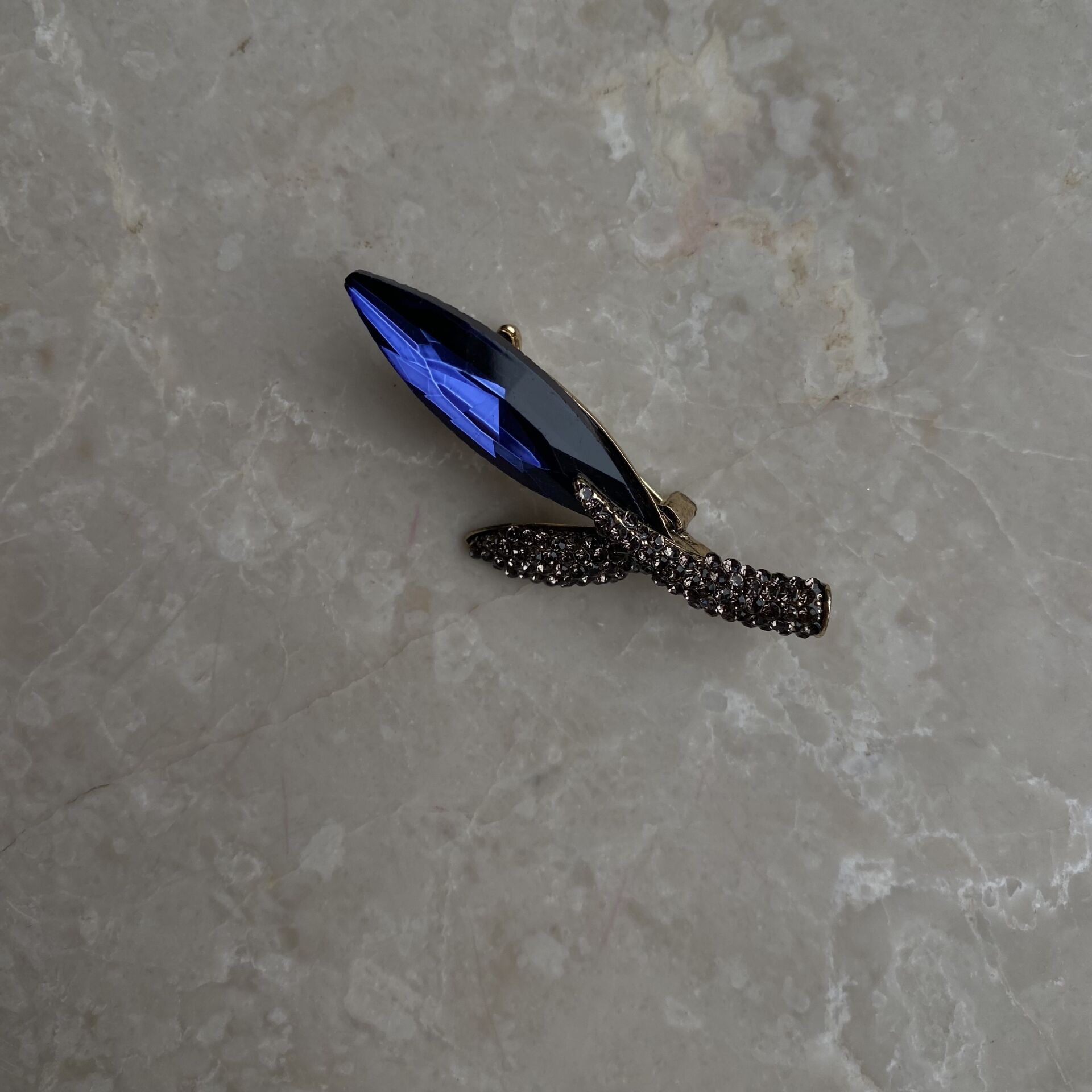 Mavi Taşlı Yaprak Broş