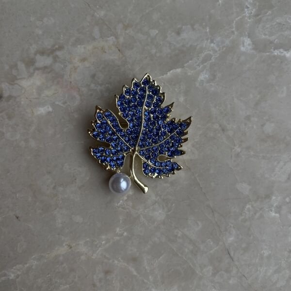 Mavi Taşlı İncili Yaprak Broş