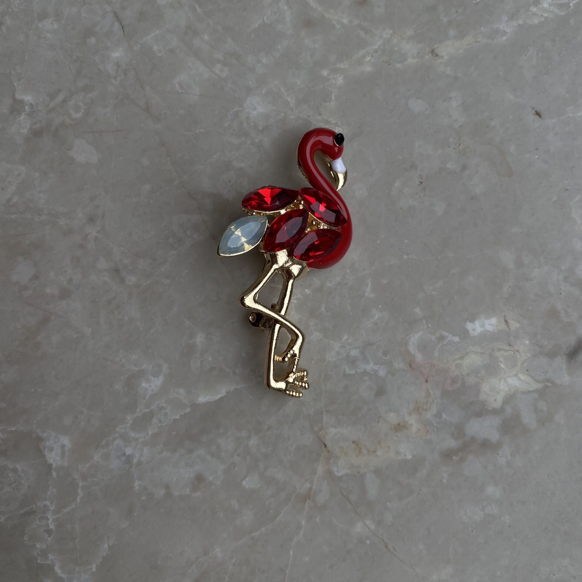 Kırmızı Taşlı Leylek Broş