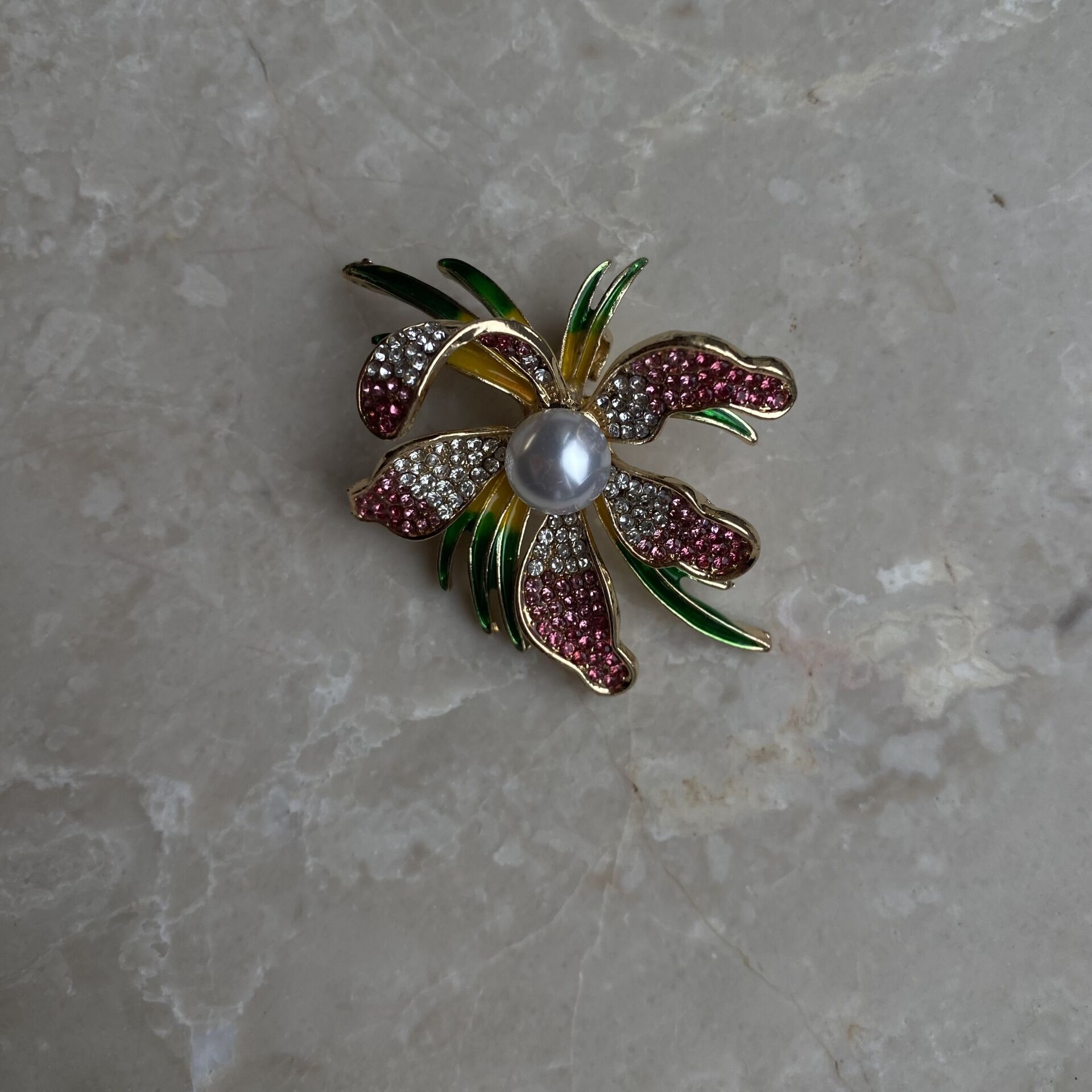 Pembe Taşlı Çiçek Broş