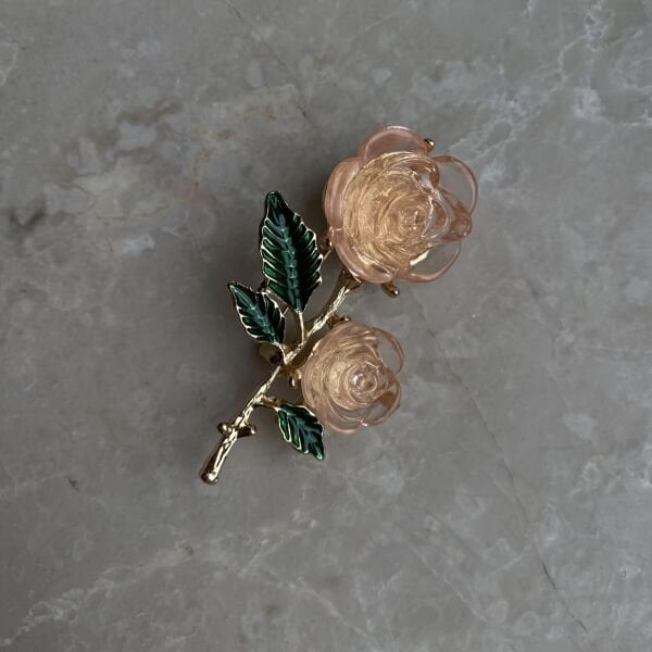 Yavruağzı Gül Broş