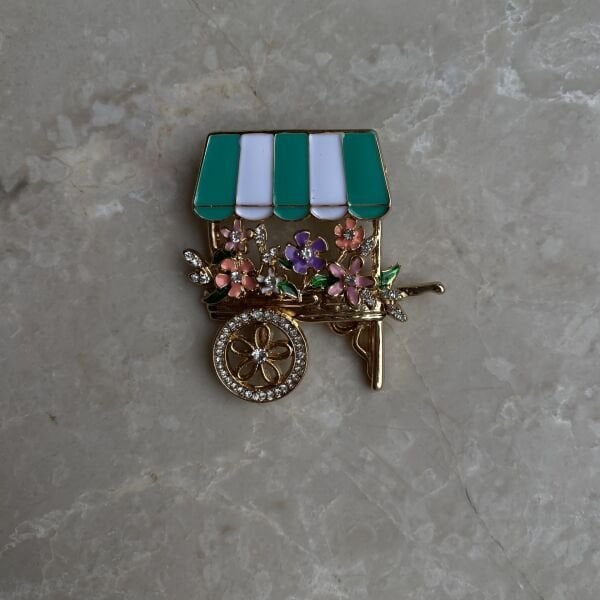 Tekerlekli Yeşil Çiçek Arabası Broş