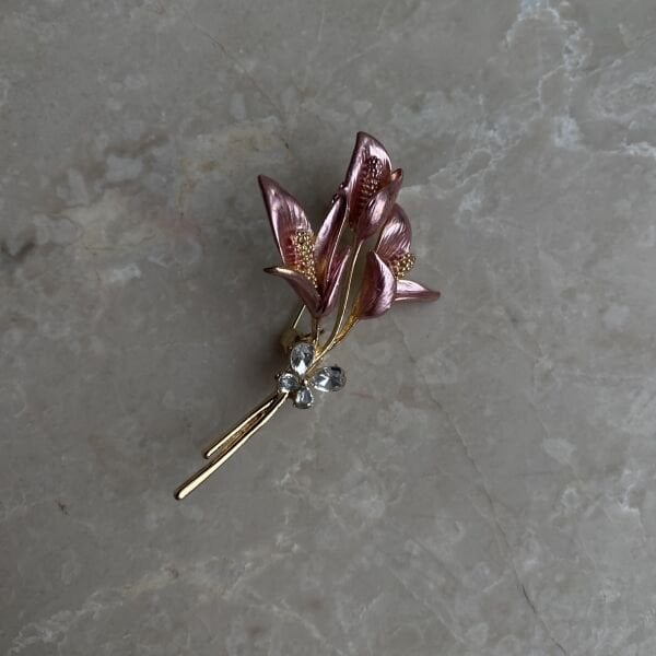 Pembe Çiçek Broş