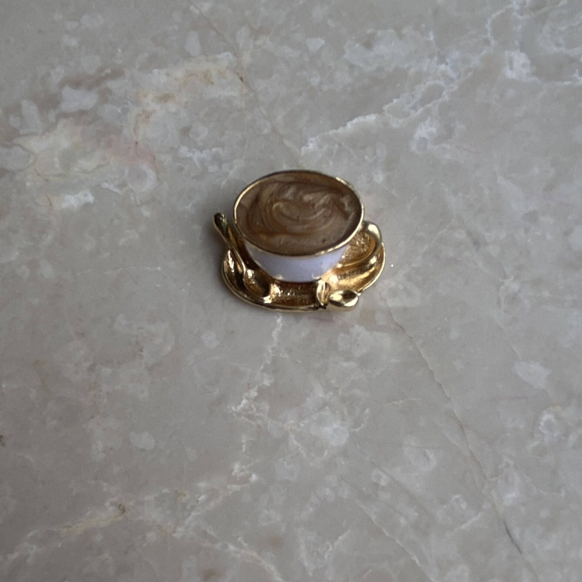 Beyaz Fincan  Kahve Broş