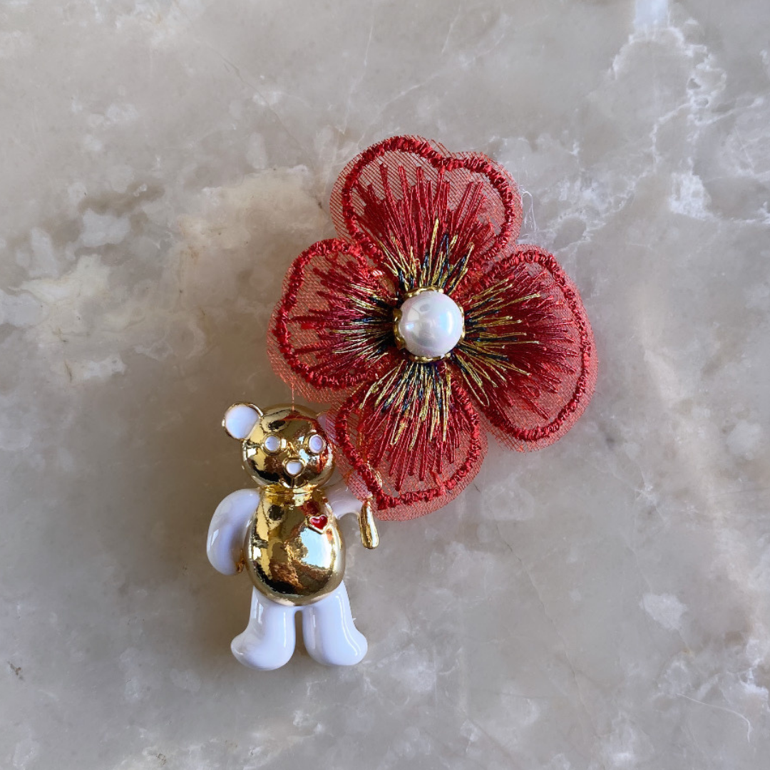Kırmızı Çiçekli Ayıcık Broş