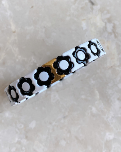 Marka Model Seramik Kaplama Ortası Siyah Çiçekli Lastikli Bileklik