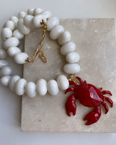 Beyaz Boncuklu Yengeç Kolye