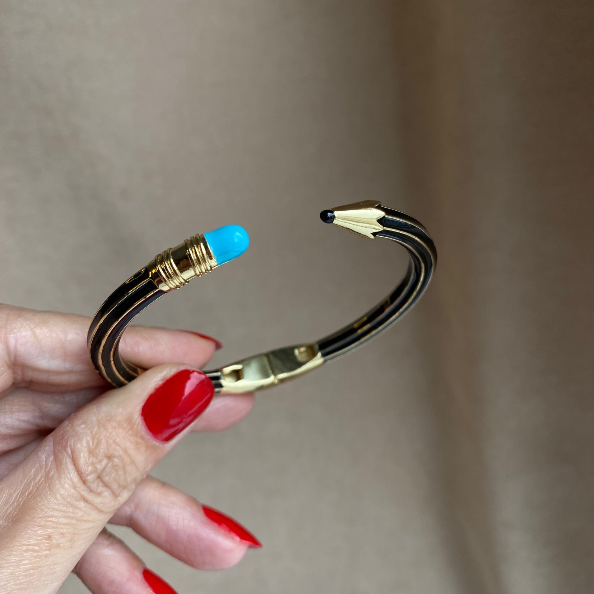 Tasarım Siyah Kalem Kelepçe Bileklik