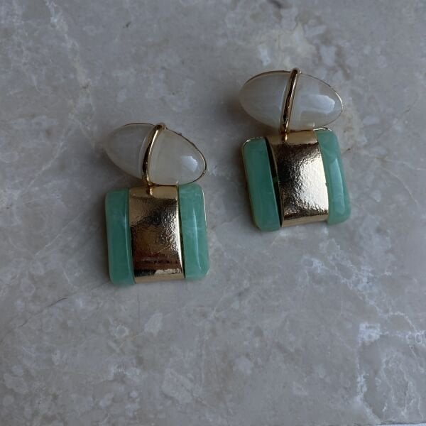 Marka Model Gold Detaylı Küpe