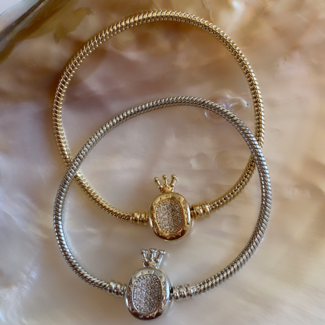 Marka Model Taç Charmlı Bileklik