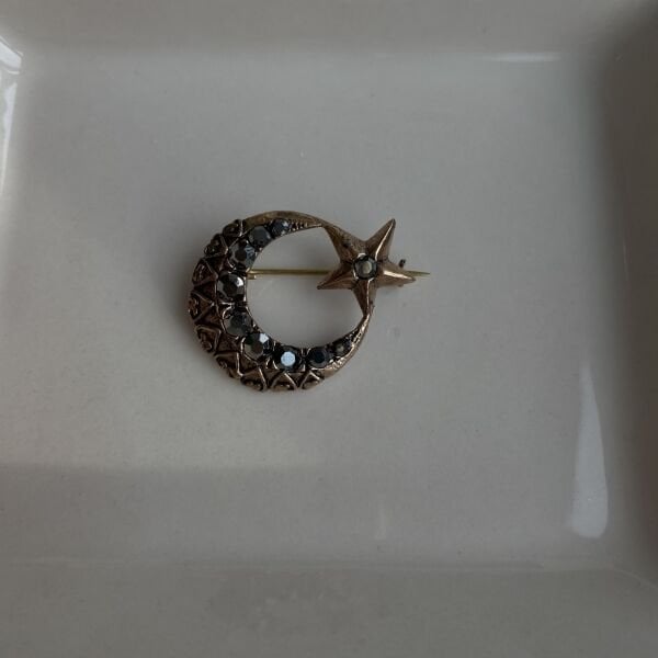 Siyah Taşlı Ay Yıldız Broş
