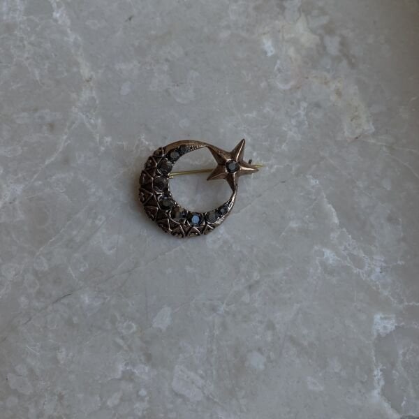 Siyah Taşlı Ay Yıldız Broş